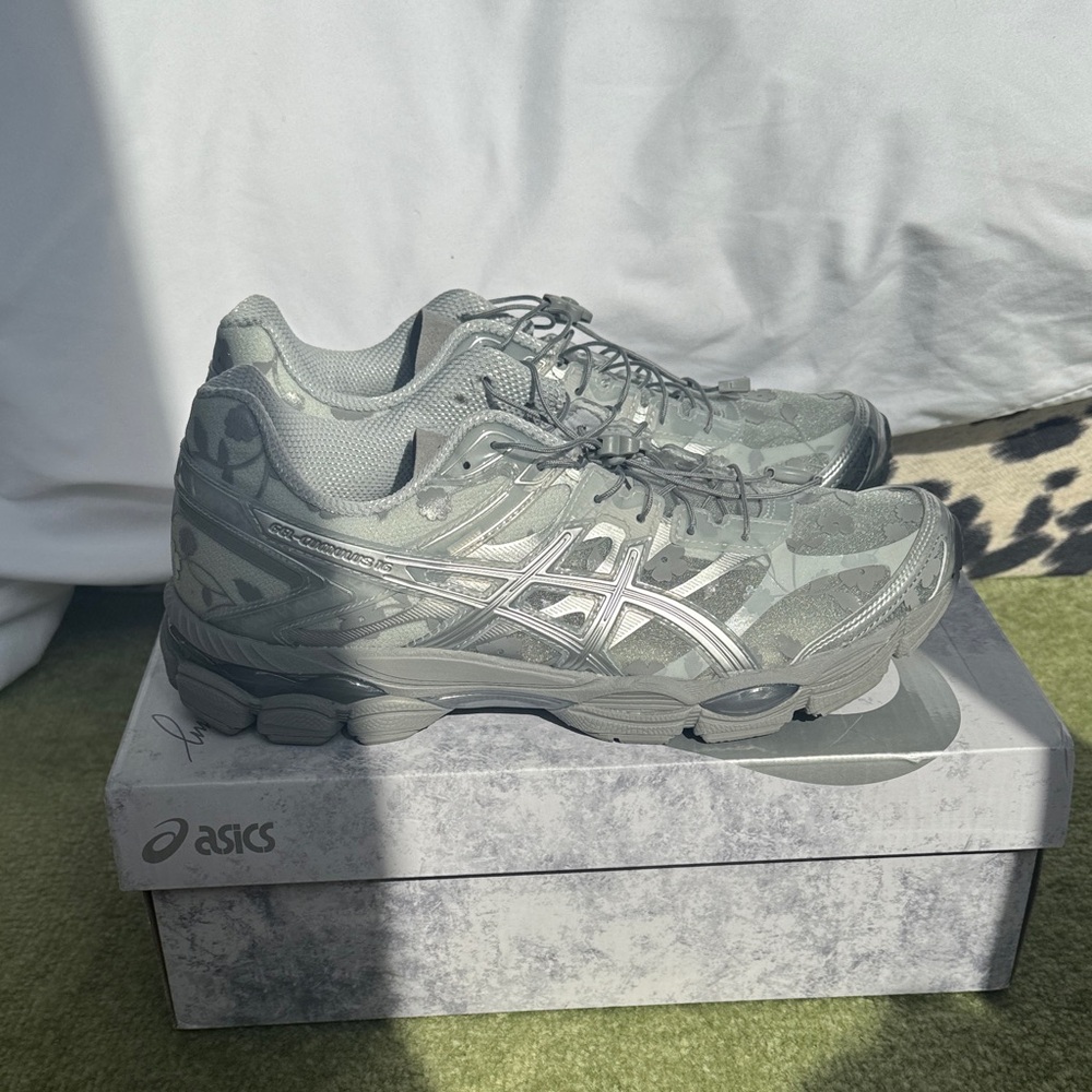 NWOT Sandy Liang X ASICS Gray Flower Sneakers
